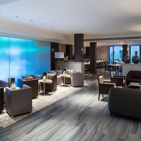 Catalonia Square - zdjęcie 2