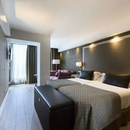 Catalonia Square - zdjęcie 3