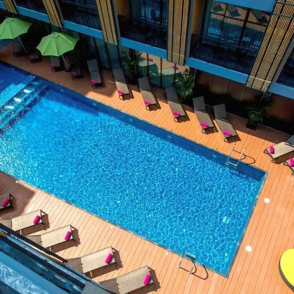 Glow Ao Nang Krabi - zdjęcie 2