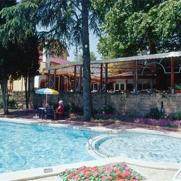 Estreya Palace - zdjęcie 3