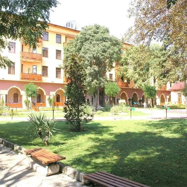 Estreya Palace - zdjęcie 2