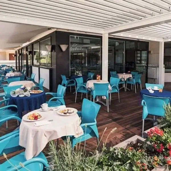 Waldorf Palace - zdjęcie 2