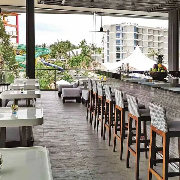 Splash Beach Resort Phuket (ex. Grand West Sands Resort & Villas Phuket) - zdjęcie 4