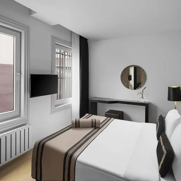 Akka Lush - zdjęcie 3