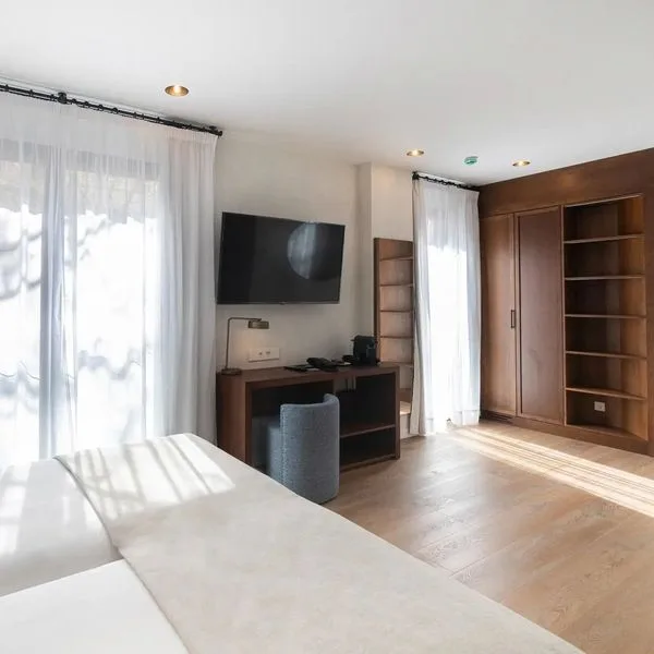 JS Palma Plaza - zdjęcie 3