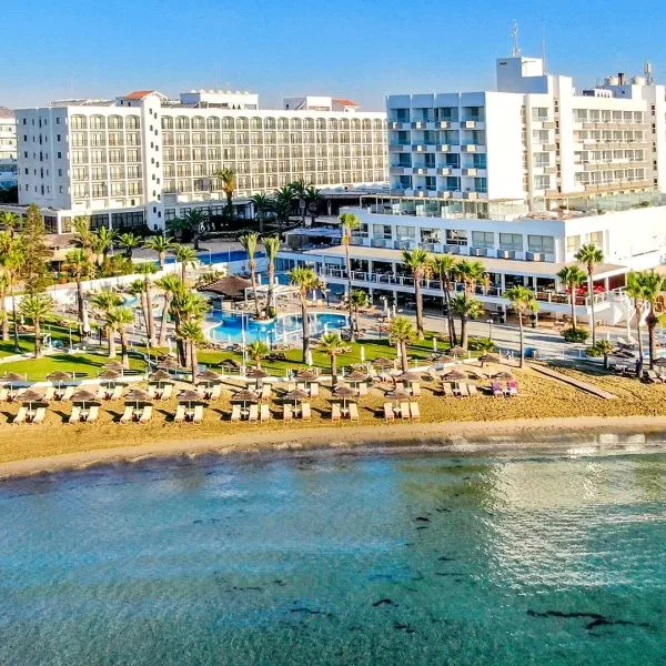 Golden Bay Beach (Larnaka)