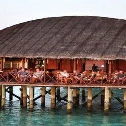 Angaga Island Resort & Spa - zdjęcie 4