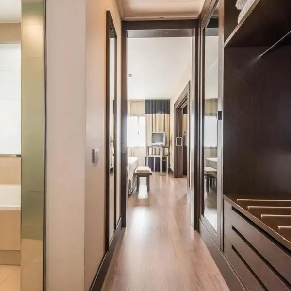 Mercader - zdjęcie 2