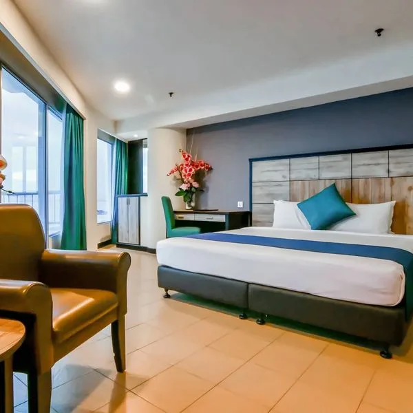 Flamingo by the Beach ( Tanjung Bungah ) - zdjęcie 4