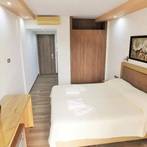 Sunshine Lardos - zdjęcie 5