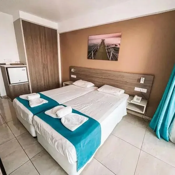 Sunny Blue (Aya Napa) - zdjęcie 4