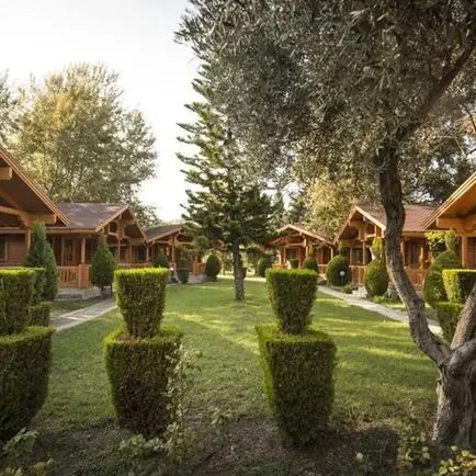 Sandys Studios & Log Villas - zdjęcie 2