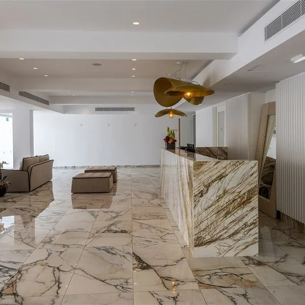 Kokkinos Boutique - zdjęcie 2