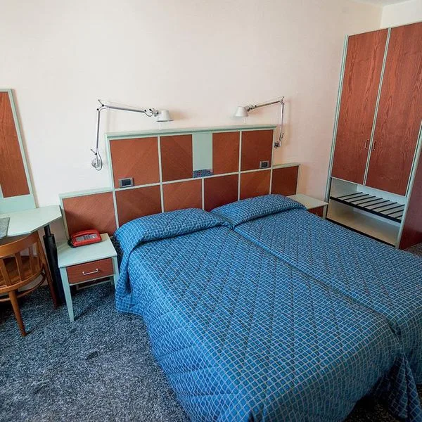 Derby (Aprica) - zdjęcie 3