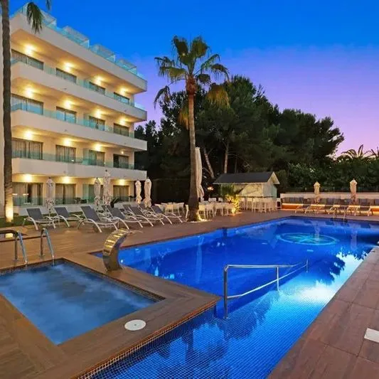 Metropolitan Juka Playa Aparthotel - zdjęcie 3