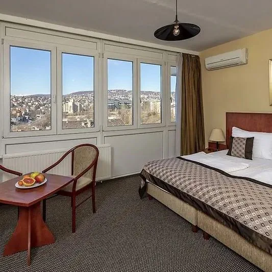 Charles - zdjęcie 2