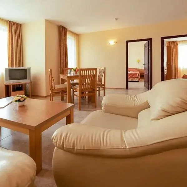 Rose Village - zdjęcie 3