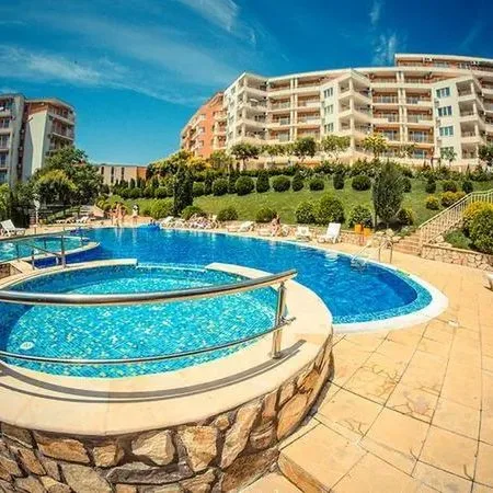 Crown Fort Club - zdjęcie 4