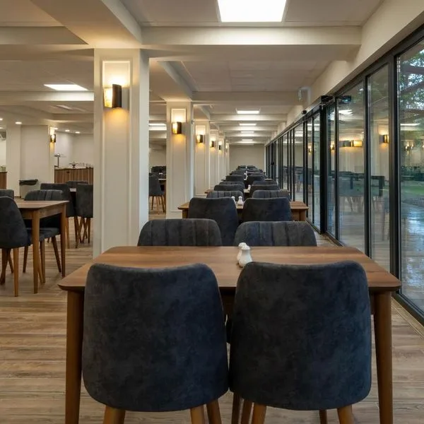 Queen Nelly Park - zdjęcie 2