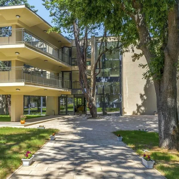 Queen Nelly Park - zdjęcie 5