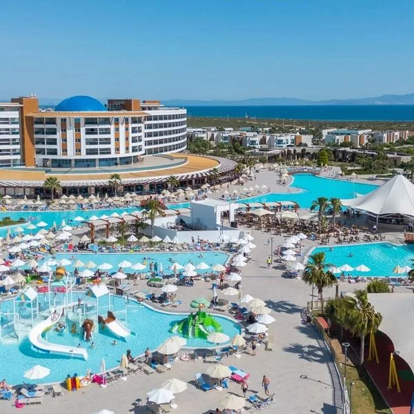 Aquasis Deluxe Resort & Spa