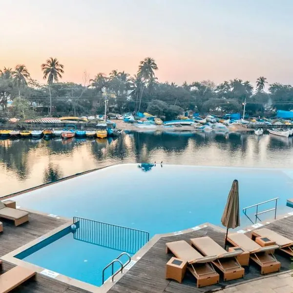 Acron Waterfront Resort - zdjęcie 2