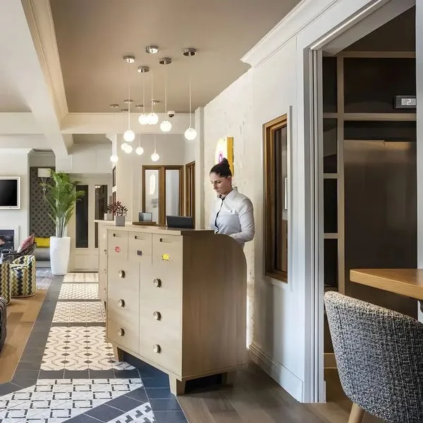 Point A Kensington Olympia - zdjęcie 3