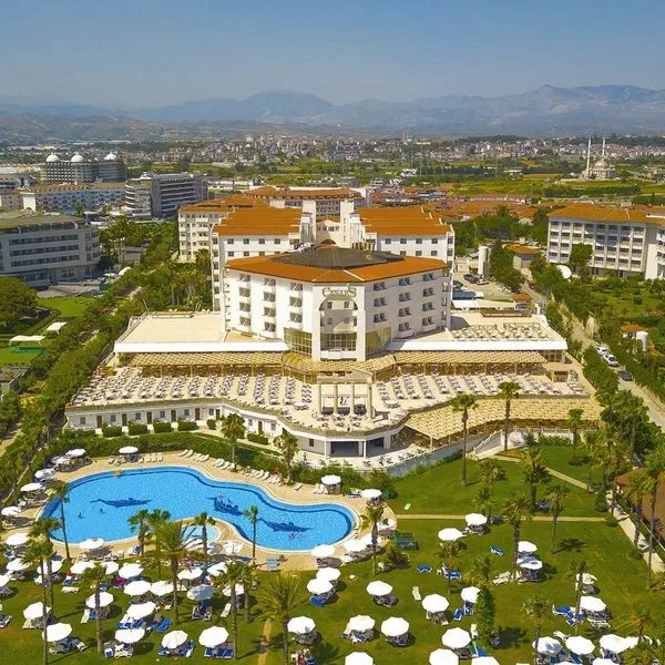 Cesars Resort (Side)