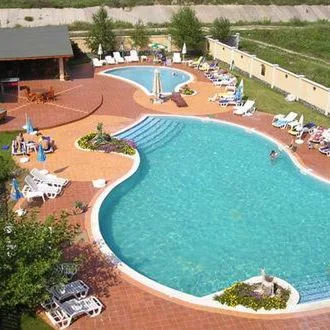 Kristel Park - zdjęcie 2