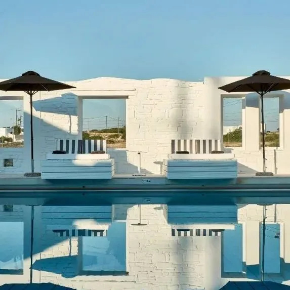 Mr & Mrs White New Style