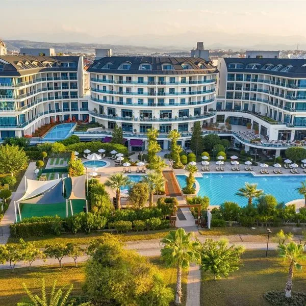 Commodore Elite Suites & Spa