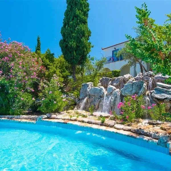 Sunrise Village (Petalidi)