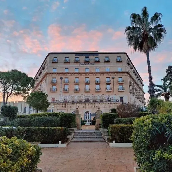 Phoenicia (Valletta)