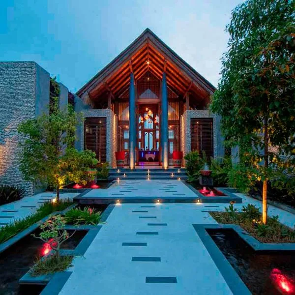 Furaveri Island Resort - zdjęcie 2