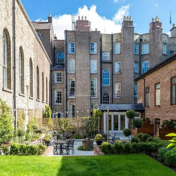 Stauntons on the Green