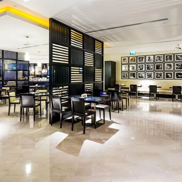 Holiday Inn Express Dubai Airport - zdjęcie 2