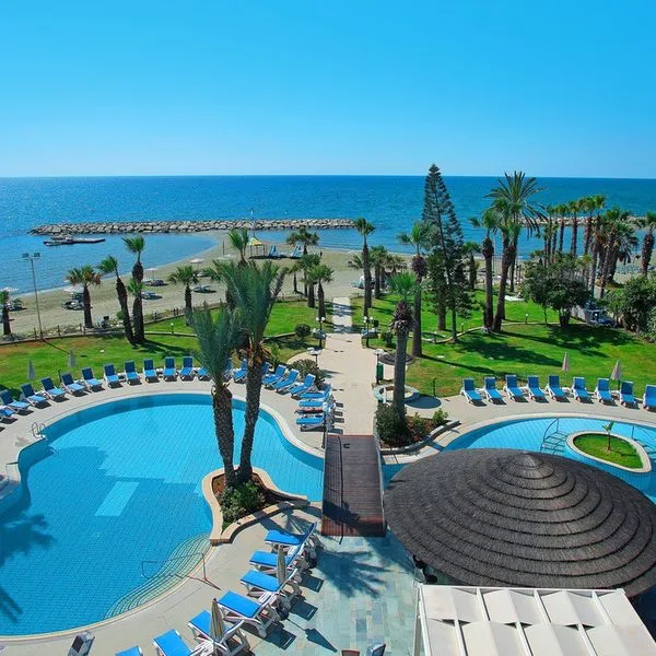 Golden Bay Beach - zdjęcie 3