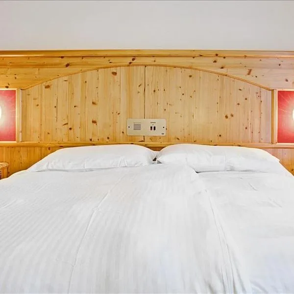 St. Raphael - zdjęcie 5