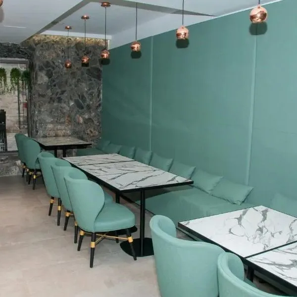 Astoria Butique - zdjęcie 2