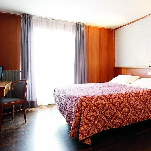 TH Monboso - zdjęcie 5