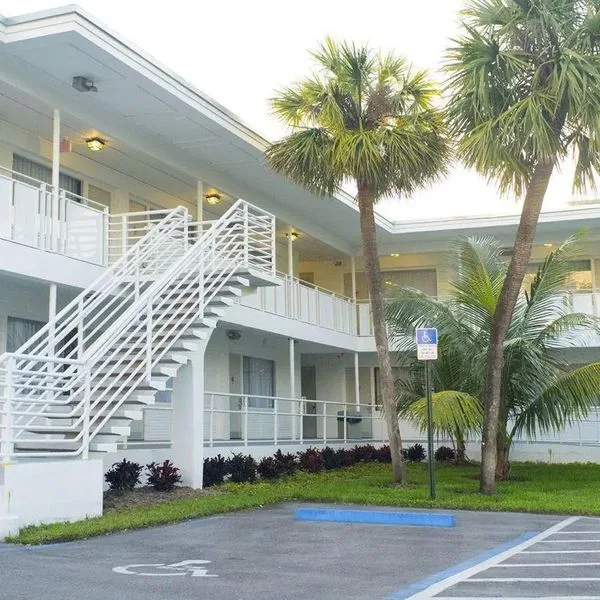 Collins - zdjęcie 2