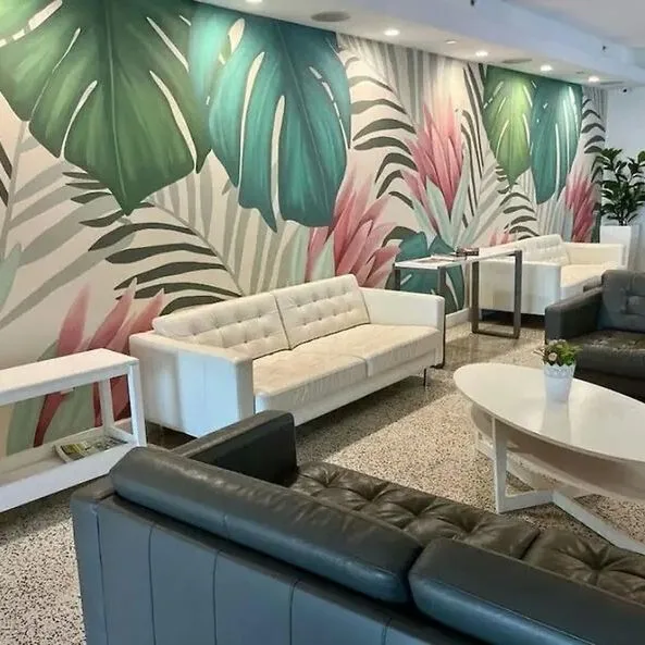 Collins - zdjęcie 4