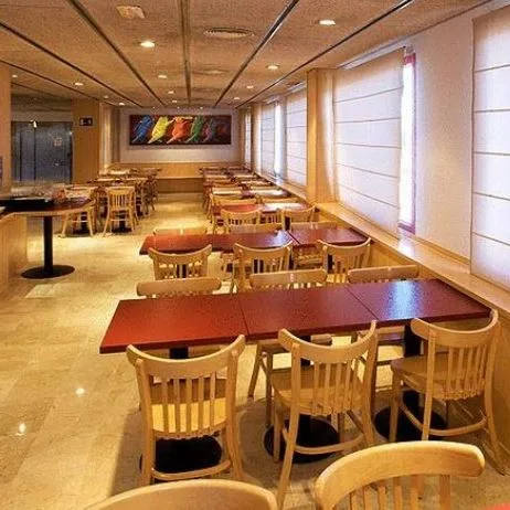 Basic (Barcelona) - zdjęcie 4