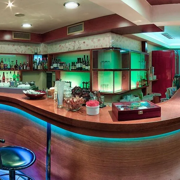 Athens Cypria - zdjęcie 3