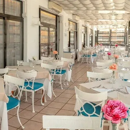 Rh Corona del Mar - zdjęcie 2