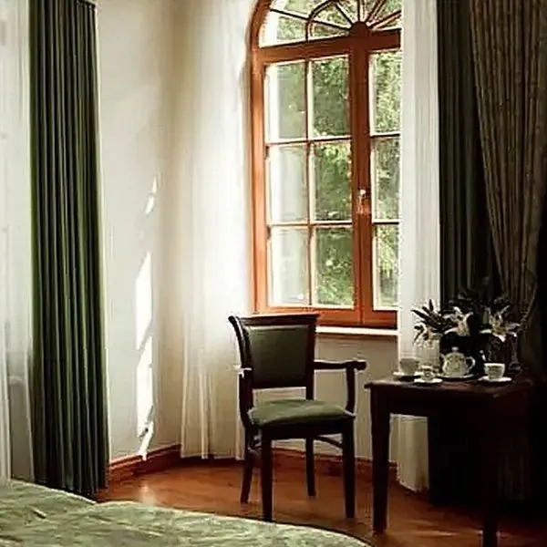 Pałac w Rymaniu - zdjęcie 4