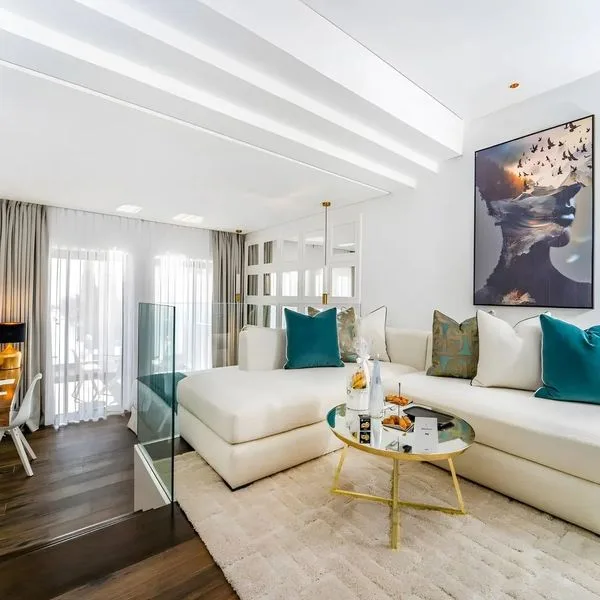 Petit Palace Suites - zdjęcie 2