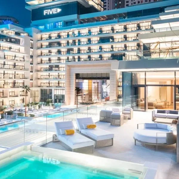 FIVE Luxe - zdjęcie 2
