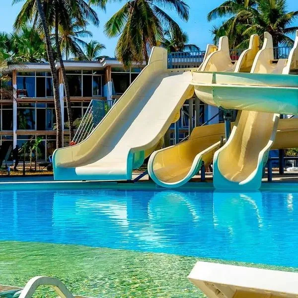 Kombo Beach - zdjęcie 2