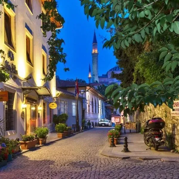 Zeynep Sultan - zdjęcie 2